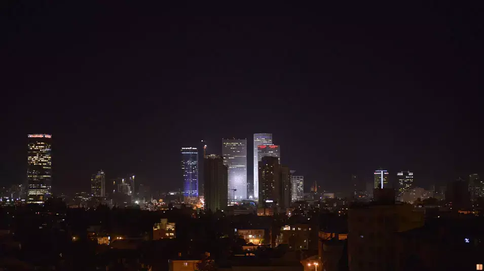תל אביב עמוד ענן