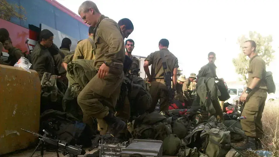 כוחות מילואים נערכים לכניסה לעזה , נובמבר 2012 כוחות מילואים נערכים לכניסה לעזה , נובמבר 2012