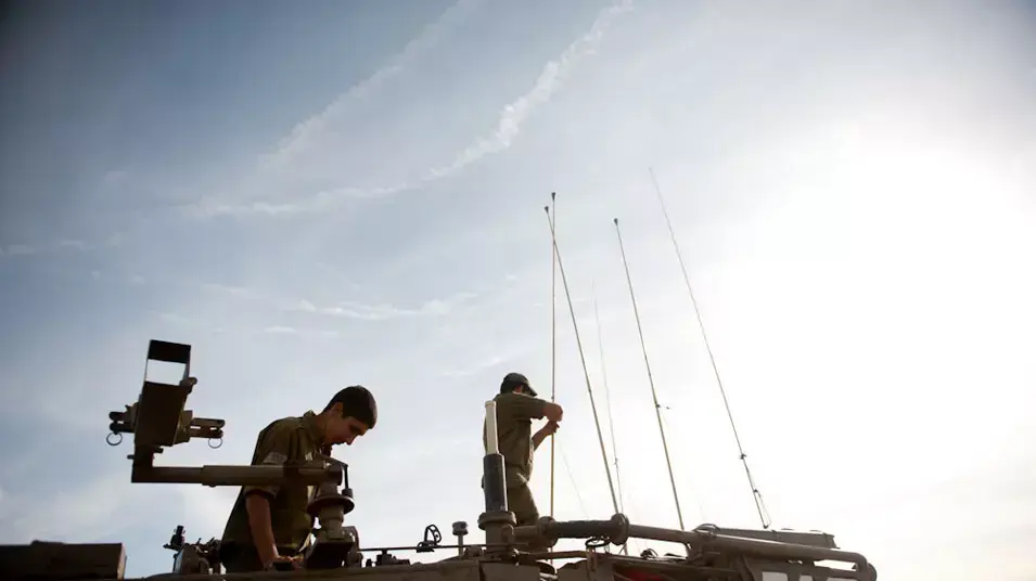 כוחות שריון מתארגנים לקראת כניסה לרצועה, נובמבר 2012 כוחות שריון מתארגנים לקראת כניסה לרצועה, נובמבר 2012