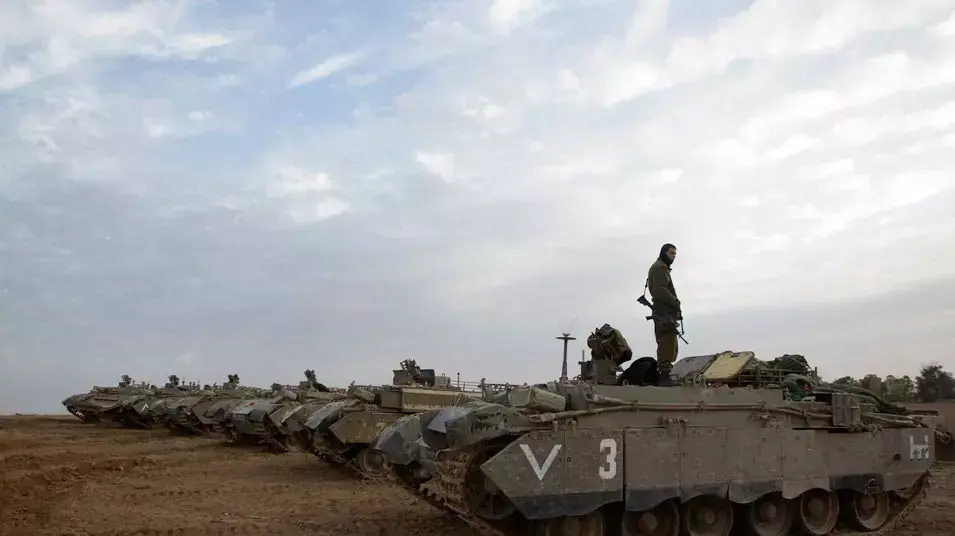 חיילי צה"ל נערכים מחוץ לרצועת עזה, מבצע "עמוד ענן", נובמבר 2012 חיילי צה"ל נערכים מחוץ לרצועת עזה, מבצע "עמוד ענן", נובמבר 2012
