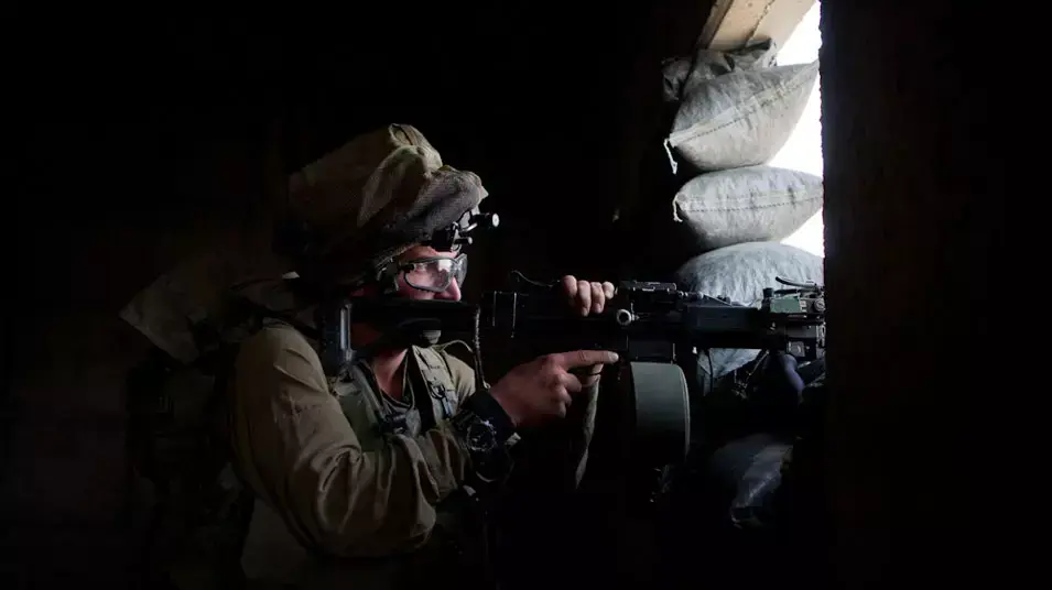 אימון צנחנים לקראת כניסה קרקעית לרצועת עזה, נובמבר 2012 אימון צנחנים לקראת כניסה קרקעית לרצועת עזה, נובמבר 2012