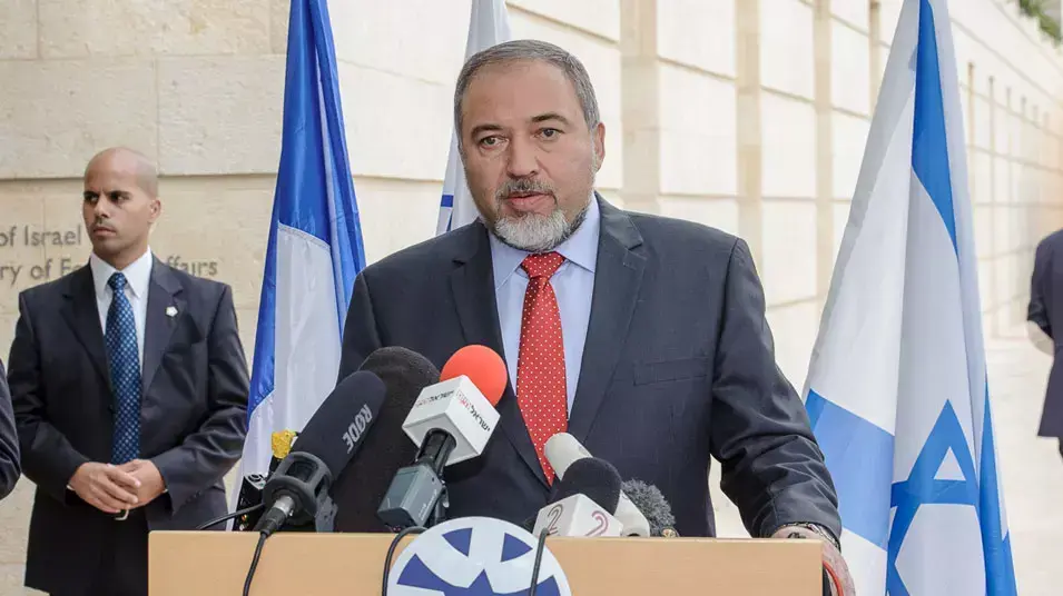 שר החוץ וסגן רה"מאביגדור ליברמן, נפגש עם שר החוץ של צרפת, לורן פביוס. נובמבר 2012