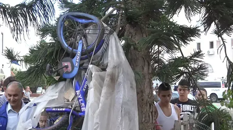 מטח גראדים לאשקלון : נזק למבנים, אין נפגעים 