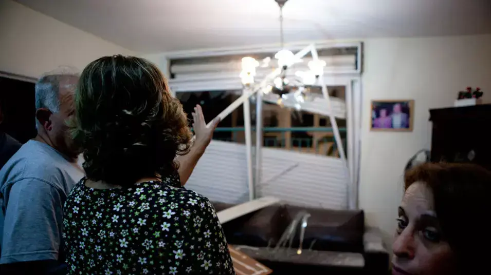 נפילת רקטה בבניין בראשון לציון נפילת רקטה בבניין בראשון לציון