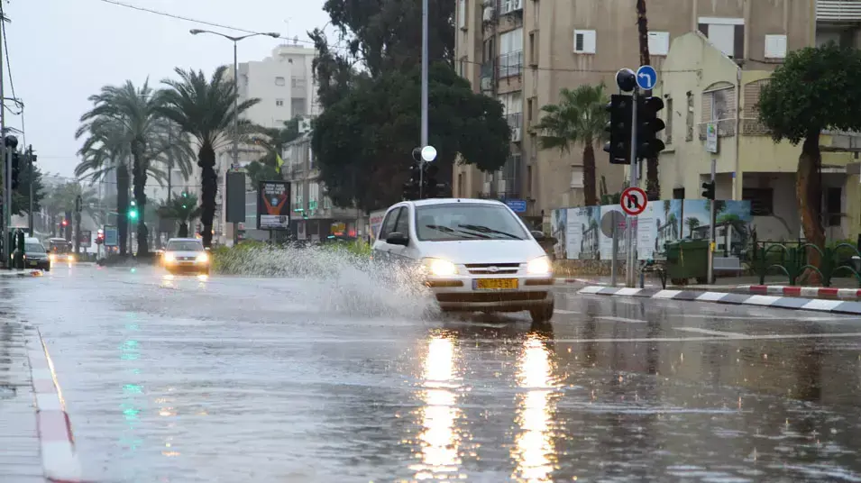גשם ברחובות חדרה, 23 בנובמבר 2012 גשם ברחובות חדרה, 23 בנובמבר 2012