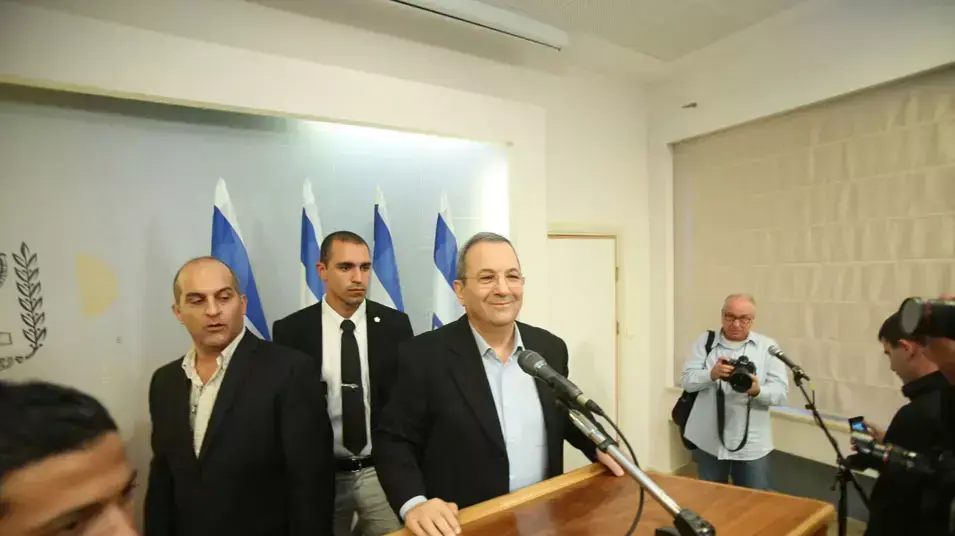 אהוד ברק פורש מתפקיד שר הביטחון , נובמבר 2012 אהוד ברק פורש מתפקיד שר הביטחון , נובמבר 2012