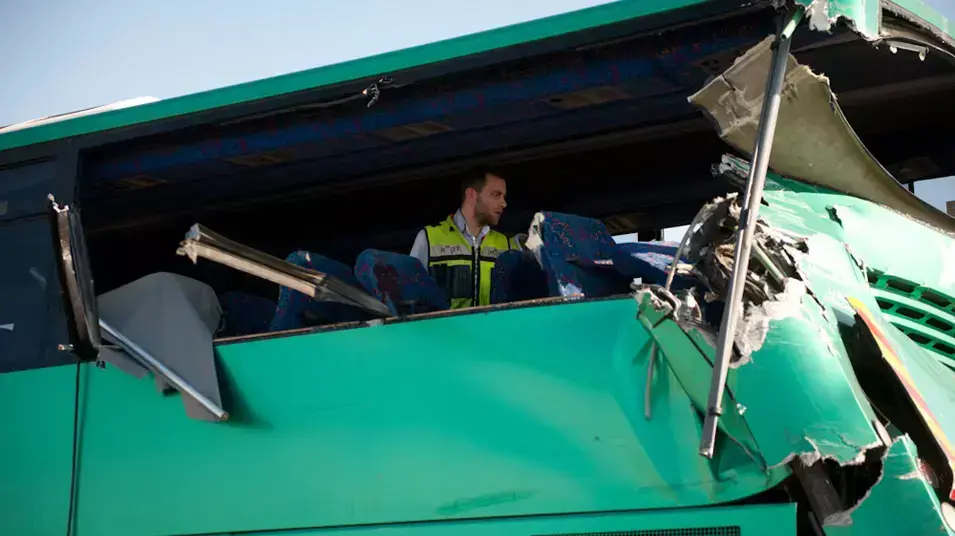 הרוג ופצוע אנוש בתאונת אוטובוס בכביש 6 הרוג ופצוע אנוש בתאונת אוטובוס בכביש 6
