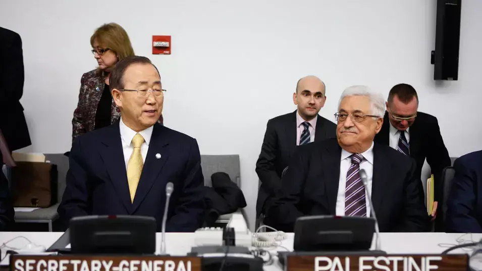 אבו מאזן באו"ם לקראת ההצבעה על ההכרה ברשות הפלסטינית כמדינה לא-חברה. ניו יורק, 29 בנובמבר 2012