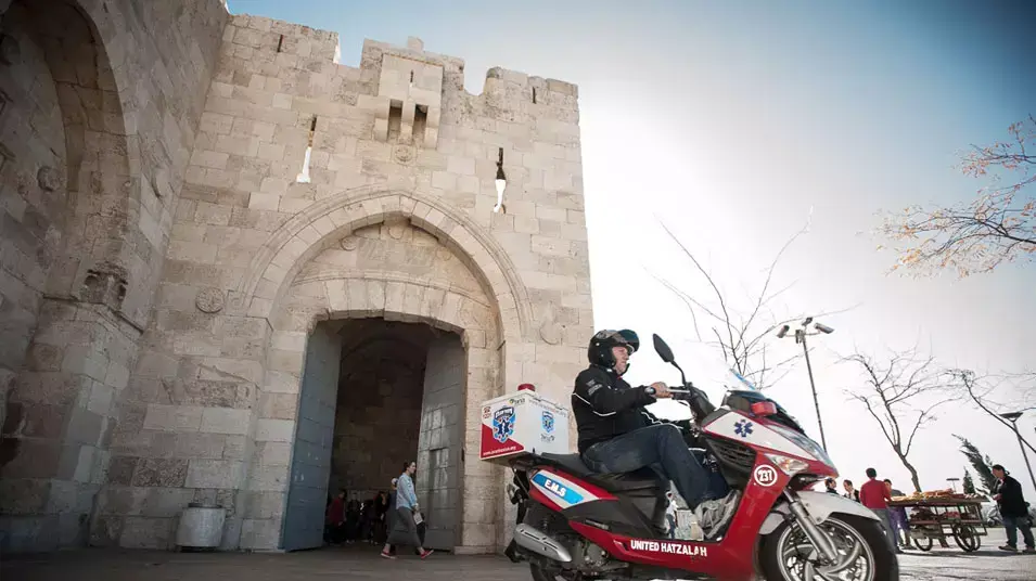 מתנדבי איחוד הצלה בעיר העתיקה בירושלים, דצמבר 2012 מתנדבי איחוד הצלה בעיר העתיקה בירושלים, דצמבר 2012
