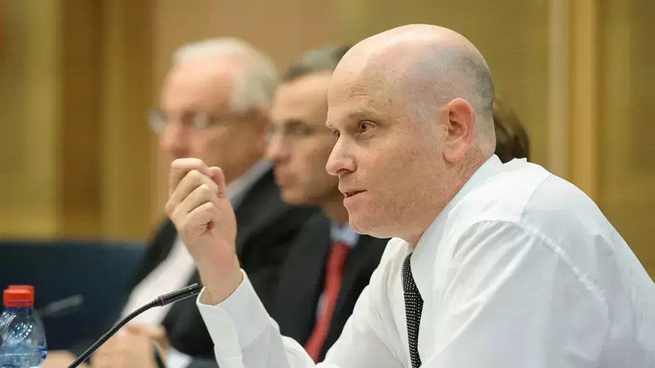 איל ינון בדיון בוועדת הכנסת על פילוג סיעת קדימה דצמבר 12 איל ינון בדיון בוועדת הכנסת על פילוג סיעת קדימה דצמבר 12