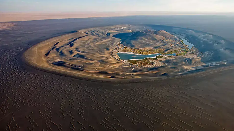 צילומים מהספר Desert Air צילומים מהספר Desert Air