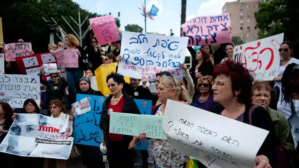 האחיות ממשיכות לשבות: "החולים סובלים אך אין ברירה"