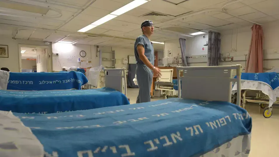 חדרי ניתור ריקים באיכילוב, דצמבר 2012 חדרי ניתור ריקים באיכילוב, דצמבר 2012
