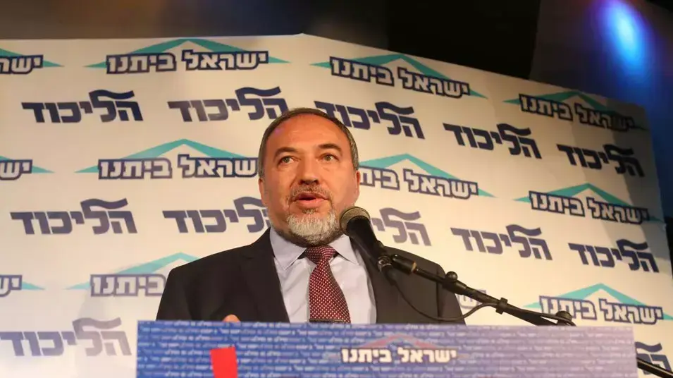 יו"ר ישראל ביתנו אביגדור ליברמן בכנס פעילים בתל אביב, דצמבר 2012 יו"ר ישראל ביתנו אביגדור ליברמן בכנס פעילים בתל אביב, דצמבר 2012