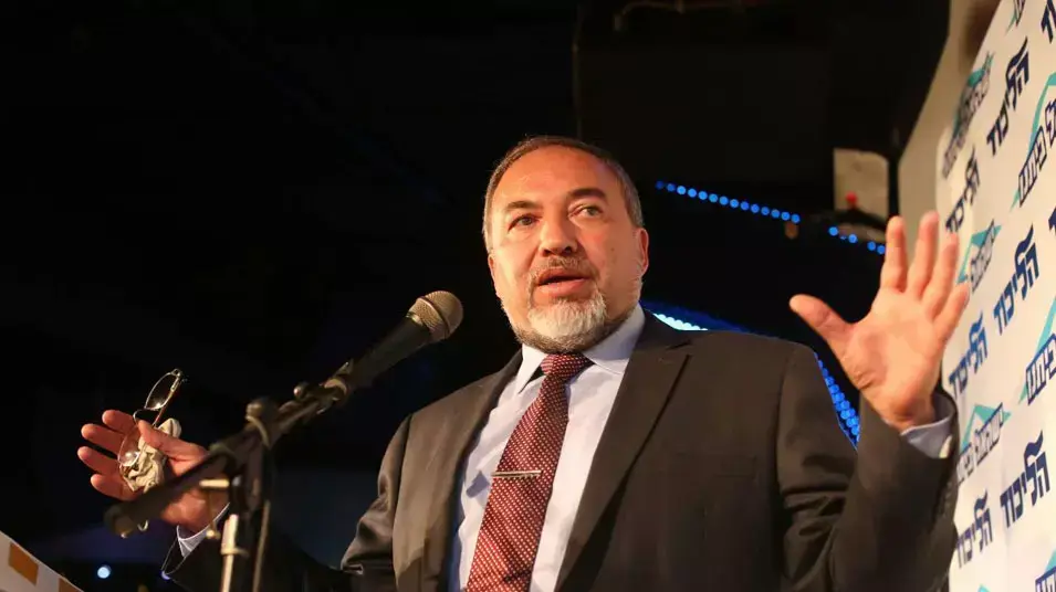 יו"ר ישראל ביתנו אביגדור ליברמן בכנס פעילים בתל אביב, דצמבר 2012 יו"ר ישראל ביתנו אביגדור ליברמן בכנס פעילים בתל אביב, דצמבר 2012