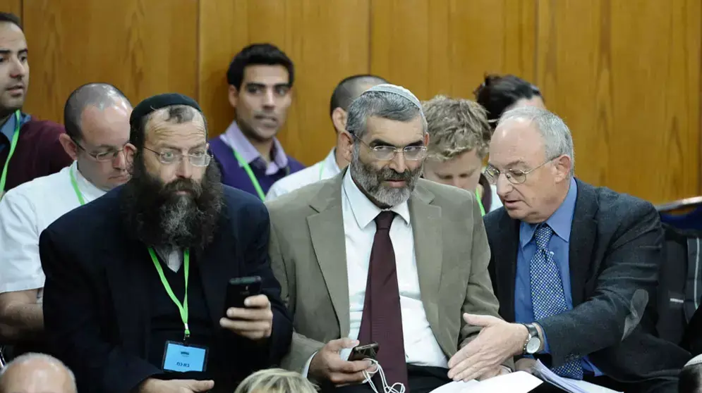 אריה אלדד ומיכאל בן ארי בדיון ועדת הבחירות המרכזית, דצמבר 2012