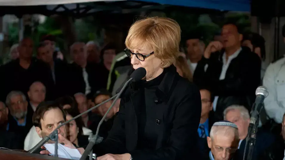 הרמטכ"ל לשעבר אמנון ליפקין-שחק הובא למנוחות