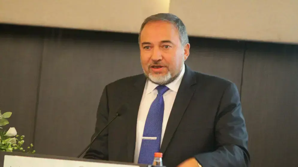 ליברמן: "ערוץ 10 מבצע סחיטה באיומים"
