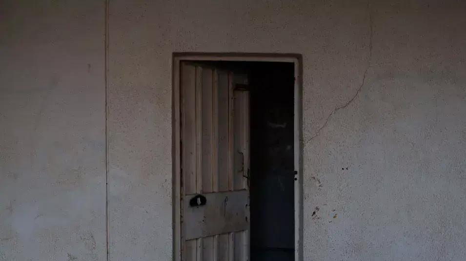 מקלט בשכונת גילה אשר קיים חשד כי בוצעו בו מעשים מגונים , דצמבר 2012 מקלט בשכונת גילה אשר קיים חשד כי בוצעו בו מעשים מגונים , דצמבר 2012
