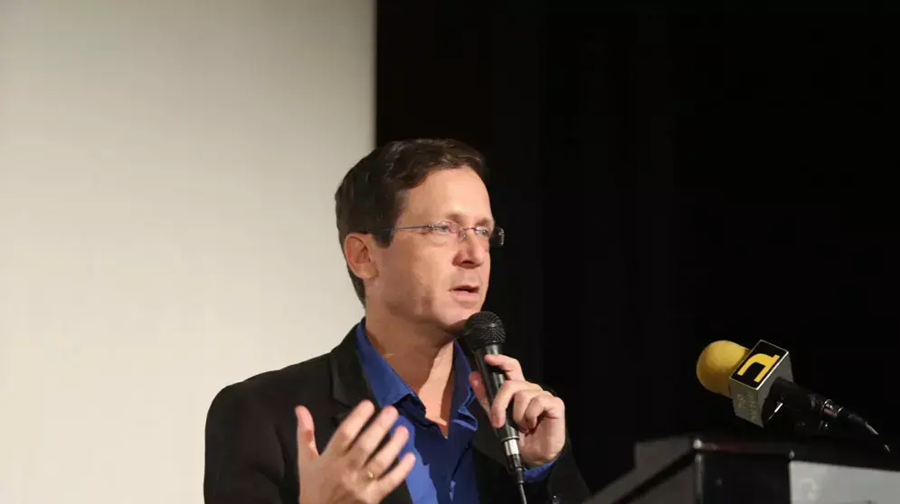 בוז'י הרצוג בכנס בנושא שדולת הנשים, דצמבר 2012 בוז'י הרצוג בכנס בנושא שדולת הנשים, דצמבר 2012