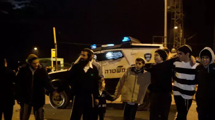 מתנחלים החלו לפנות את המאחז 