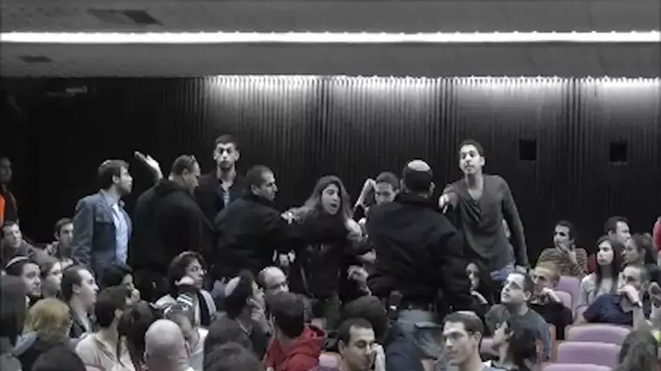 חבר הכנסת אחמד טיבי הוברח מעימות באוניברסיטת בר אילן, דצמבר 2012 חבר הכנסת אחמד טיבי הוברח מעימות באוניברסיטת בר אילן, דצמבר 2012