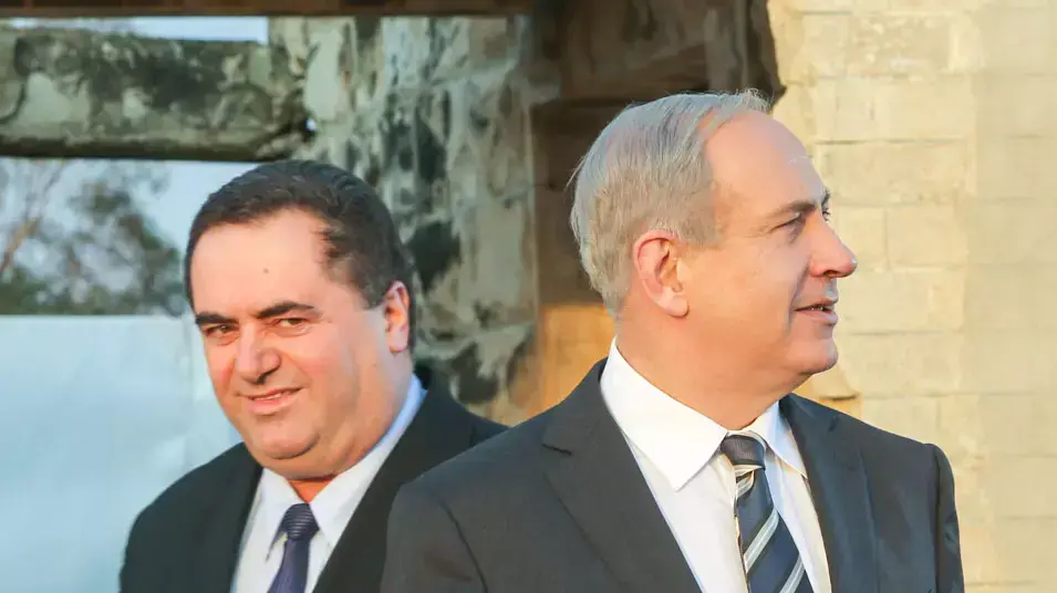 ראש הממשלה בנימין נתניהו עם שר התחבורה ישראל כ"ץ וראש עיירת בית שאן ג'קי לוי בטקס הנחת אבן פינה לתחנת רכבת בית שאן, דצמבר 2012 ראש הממשלה בנימין נתניהו עם שר התחבורה ישראל כ"ץ וראש עיירת בית שאן ג'קי לוי בטקס הנחת אבן פינה לתחנת רכבת בית שאן, דצמבר 2012