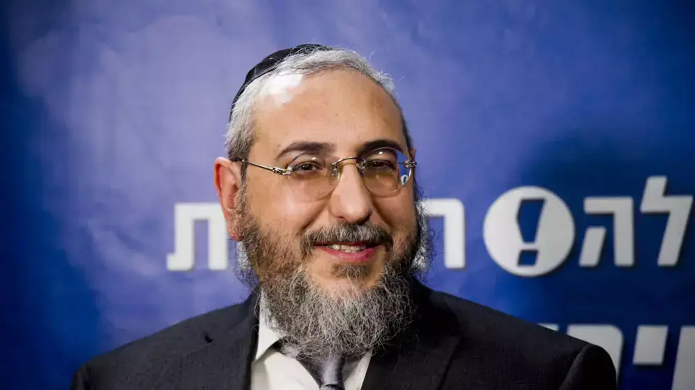 ינון מגל מראיין את הרב חיים אמסלם ממפלגת עם שלם, ינואר 2013
