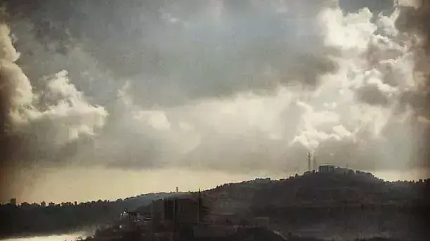 חורף בירושלים כפי שהיא נראית מעין כרם חורף בירושלים כפי שהיא נראית מעין כרם