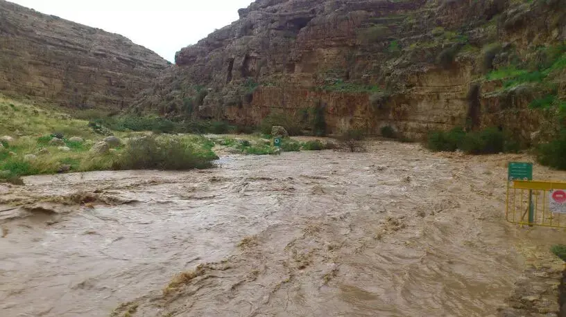 ואדי קלט ועין פואר בגשם, ינואר 2013