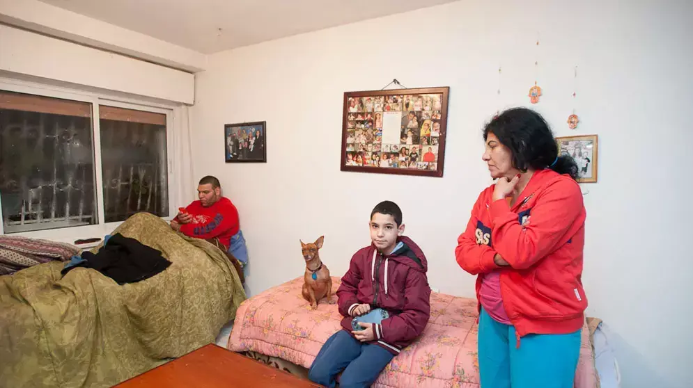 דוריס, אם חד הורית שגרה עם שלושת ילדיה בדירה ללא חימום בירושלים, ינואר 2013 דוריס, אם חד הורית שגרה עם שלושת ילדיה בדירה ללא חימום בירושלים, ינואר 2013