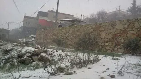 שלג בבית ג'אן שלג בבית ג'אן