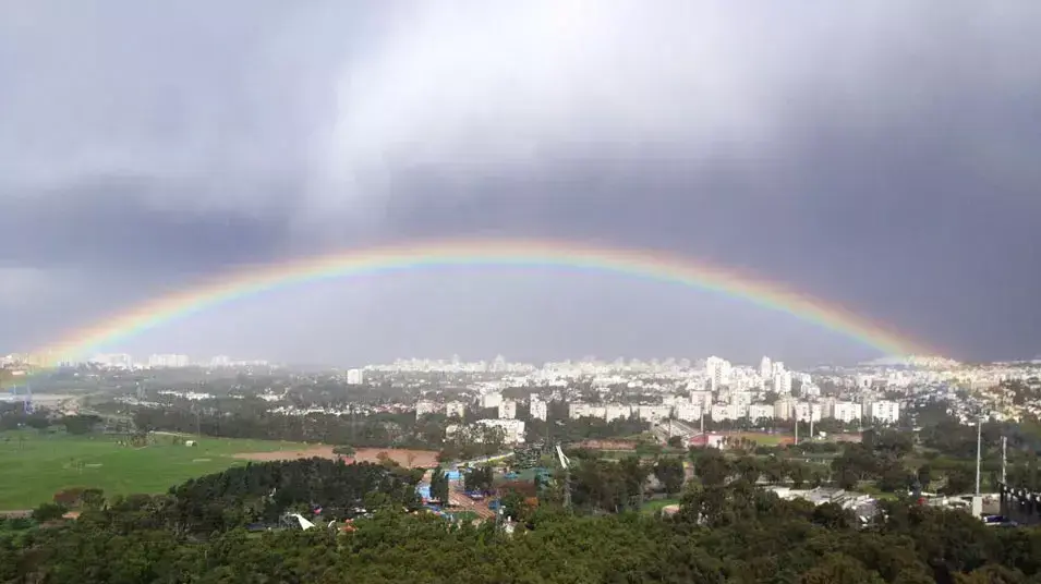 קשת בענן בשמי תל אביב, ינואר 2013 קשת בענן בשמי תל אביב, ינואר 2013