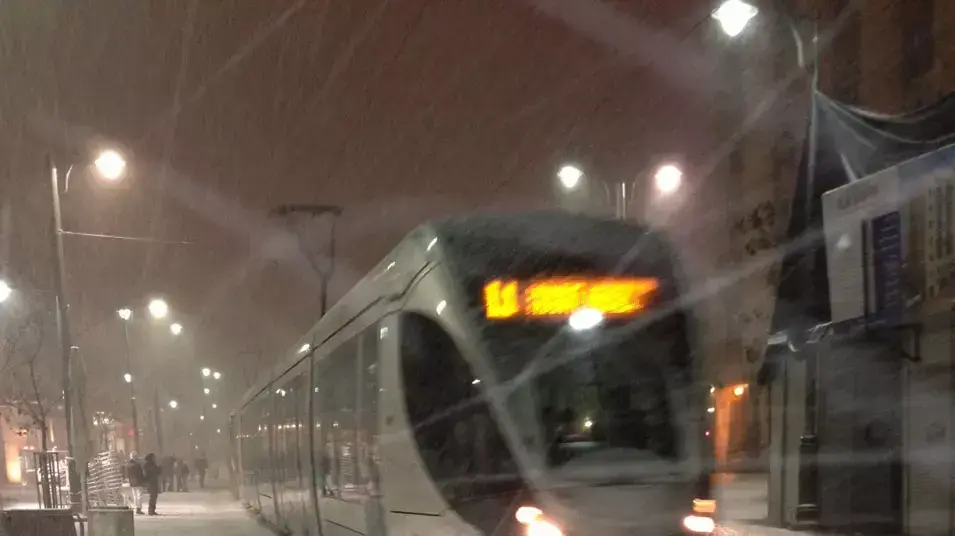 הרכבת הקלה בירושלים בשלג, 9 ינואר 2013 הרכבת הקלה בירושלים בשלג, 9 ינואר 2013