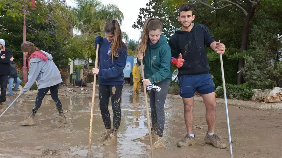 אחרי המבול: בת חפר מוכת הרס