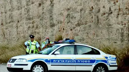 ניידת משטרה ליזר (גיא ברלס)