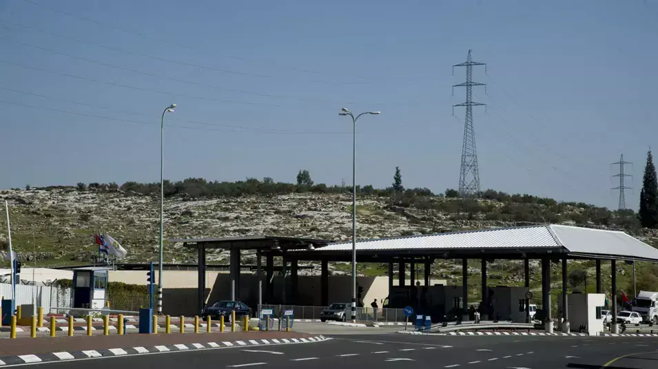 מחסום מכבים המאויש על ידי שוטרי מג"ב, ינואר 2013 מחסום מכבים המאויש על ידי שוטרי מג"ב, ינואר 2013