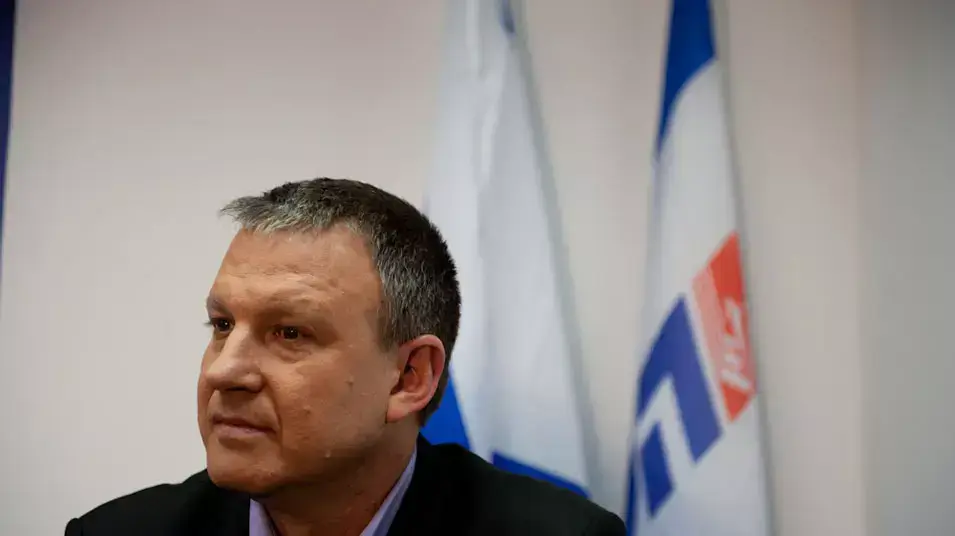 ד"ר אראל מרגלית במסיבת עיתונאים של מפלגת העבודה, ינואר 2012