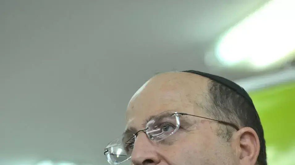 בוגי יעלון באזכרה במלאת 30 יופ לפטירתו של אמנון ליפקין שחק, ינואר 2013 בוגי יעלון באזכרה במלאת 30 יופ לפטירתו של אמנון ליפקין שחק, ינואר 2013