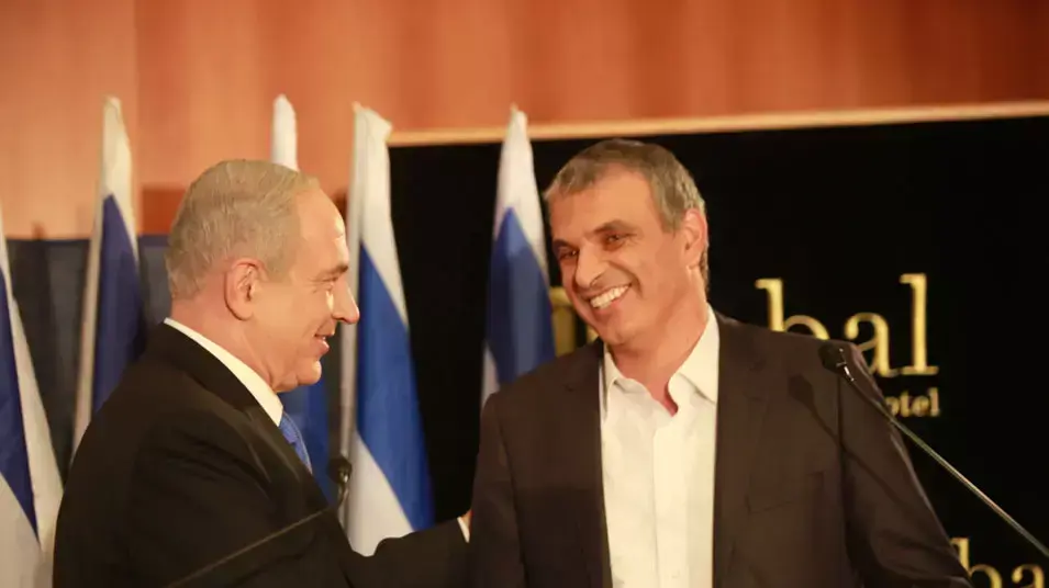 ראש הממשלה בנימין נתניהו סיכם עם השר משה כחלון על מינויו לתפקיד יור מועצת מנהל מקרקעי ישראל, ינואר 2013 ראש הממשלה בנימין נתניהו סיכם עם השר משה כחלון על מינויו לתפקיד יור מועצת מנהל מקרקעי ישראל, ינואר 2013