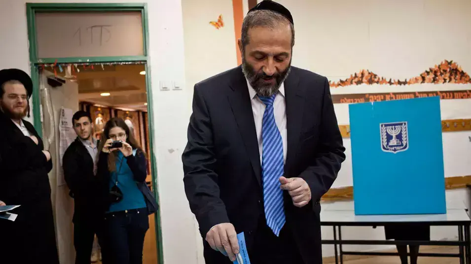 אריה דרעי בקלפי בירושלים, ינואר 2013 אריה דרעי בקלפי בירושלים, ינואר 2013