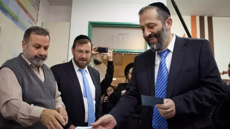 אריה דרעי בקלפי בירושלים, ינואר 2013 אריה דרעי בקלפי בירושלים, ינואר 2013