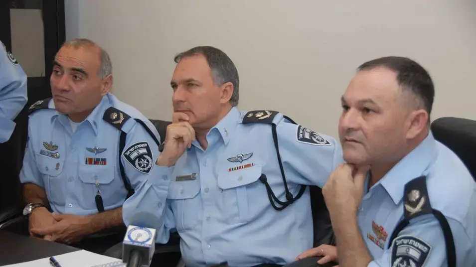 המפכ"ל יוחנן דנינו וצמרת המשטרה מקיימים הערכת מצב ביום הבחירות המפכ"ל יוחנן דנינו וצמרת המשטרה מקיימים הערכת מצב ביום הבחירות
