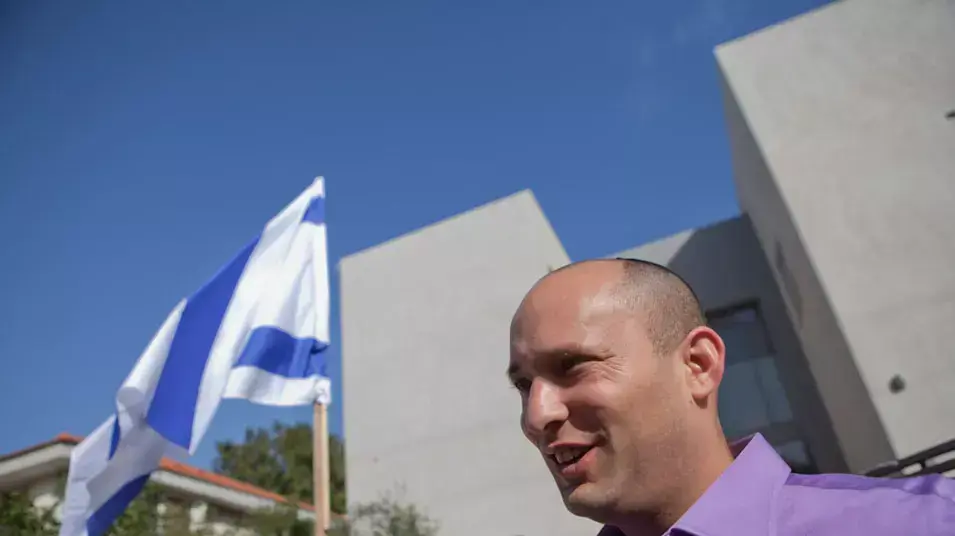נפתלי בנט מתעורר-בוקר אחרי הבחירות, ינואר 2013 נפתלי בנט מתעורר-בוקר אחרי הבחירות, ינואר 2013