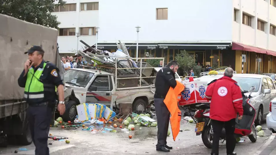 תאונה ברחוב המסגר בת"א בה נפצעו באופן קשה שלושה אנשים, ינואר 2013 תאונה ברחוב המסגר בת"א בה נפצעו באופן קשה שלושה אנשים, ינואר 2013