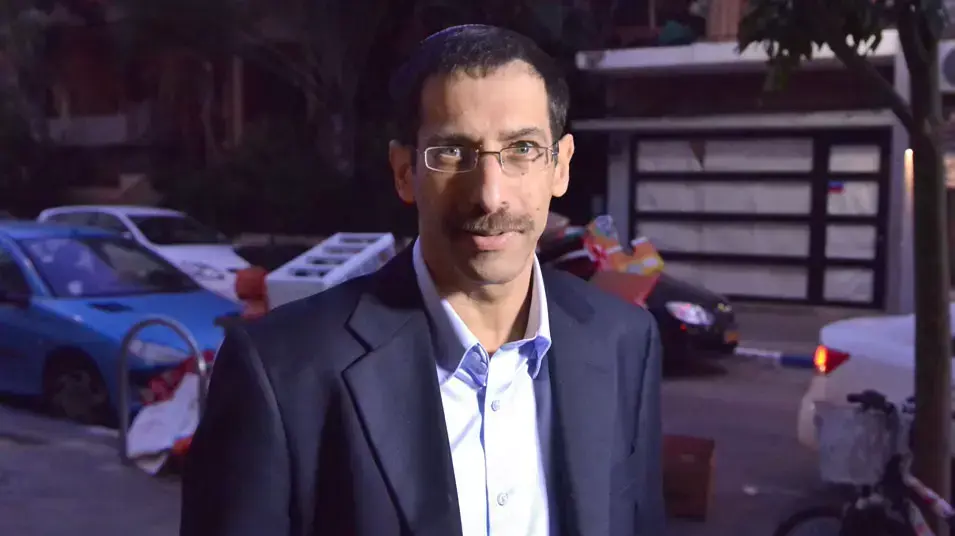 אורי אורבך מגיע לישיבת סיעת הבית היהודי, לראשונה לאחר תוצאות הבחירות, ינואר 2013 אורי אורבך מגיע לישיבת סיעת הבית היהודי, לראשונה לאחר תוצאות הבחירות, ינואר 2013