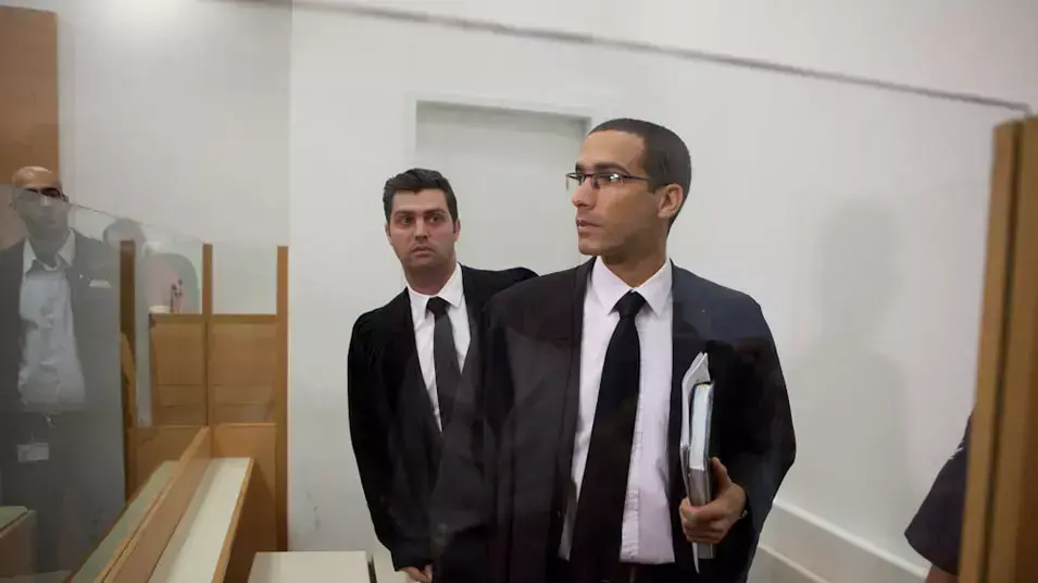 עו"ד שחר חצרוני בכתב אישום לאופנובנק 2 גבי קורסונסקי בית המשפט לוד, ינואר 2013 עו"ד שחר חצרוני בכתב אישום לאופנובנק 2 גבי קורסונסקי בית המשפט לוד, ינואר 2013