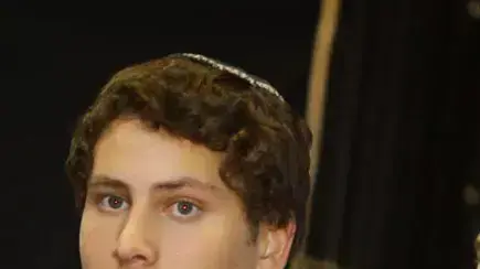 אבנר ויאיר נתניהו הערב באירוע הליכוד בגני התערוכה לאחר פרסום תוצאות המדגם, ינואר 2013 אבנר ויאיר נתניהו הערב באירוע הליכוד בגני התערוכה לאחר פרסום תוצאות המדגם, ינואר 2013