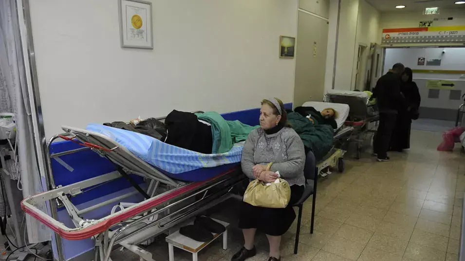 עומס בבית החולים סורוקה בבאר שבע, ינואר 2013