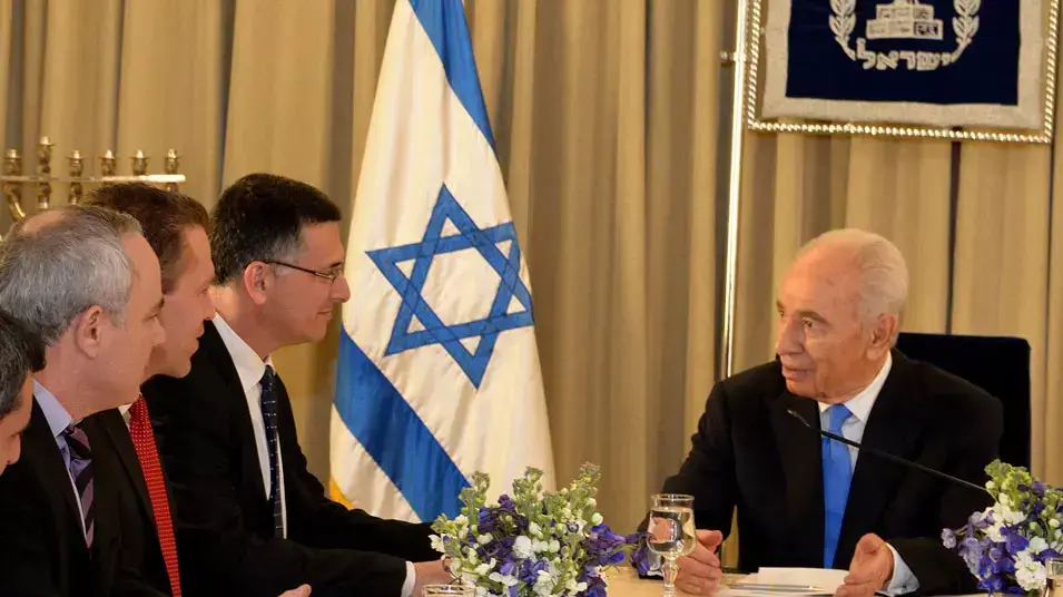 נשיא המדינה שמעון פרס פותח את סבב ההתייעצויות ונפגש עם בכירי הליכוד, ינואר 2013 נשיא המדינה שמעון פרס פותח את סבב ההתייעצויות ונפגש עם בכירי הליכוד, ינואר 2013